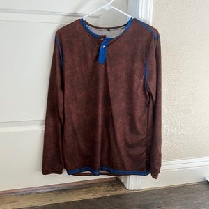 Men’s lightweight Henley new w/o tags